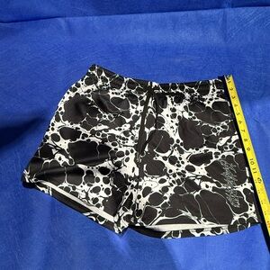 KATAMU Black & White Marble Print Athletic Shorts Size L
